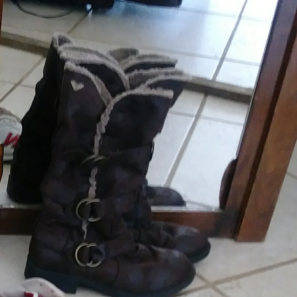 Roxy boots